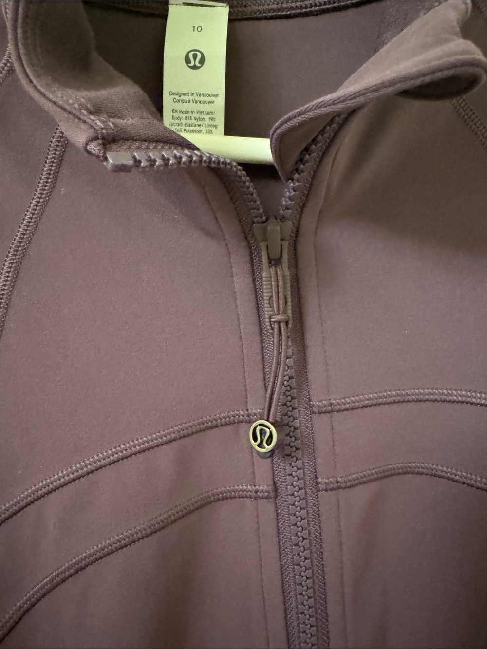 Lululemon: Size 10 Define Jacket Nulu in Plum - Picture 4 of 6